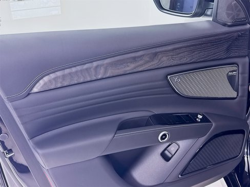 New 2025 Maserati Grecale GT image 16