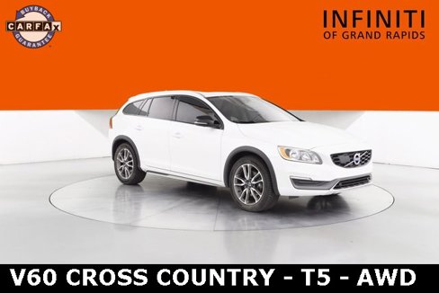 Used 2016 Volvo V60 T5 Cross Country w/ Climate Package image 1