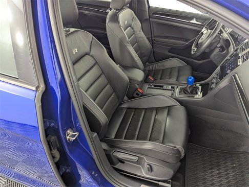 Used 2018 Volkswagen Golf R 4-Door image 36