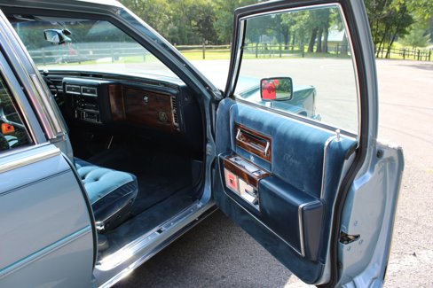 Used 1987 Cadillac Brougham image 19