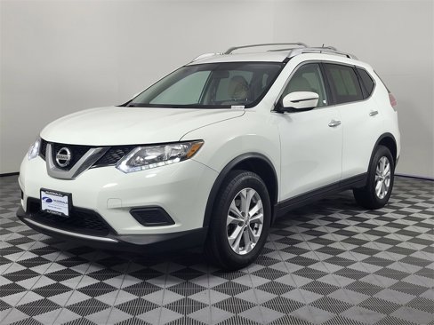 Used 2016 Nissan Rogue SV image 2
