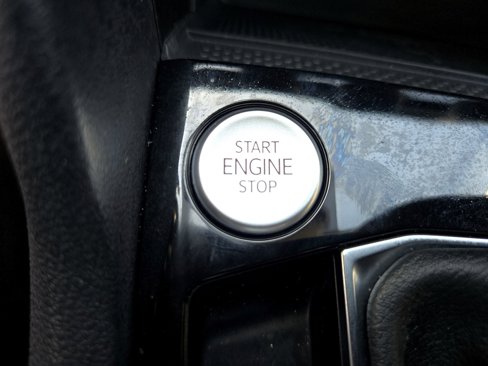 New 2024 Volkswagen Taos SE image 17