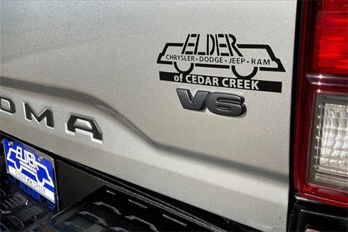 Used 2022 Toyota Tacoma SR5 image 8