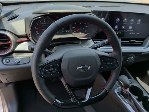 New 2025 Chevrolet Trax RS w/ Sunroof Package image 16