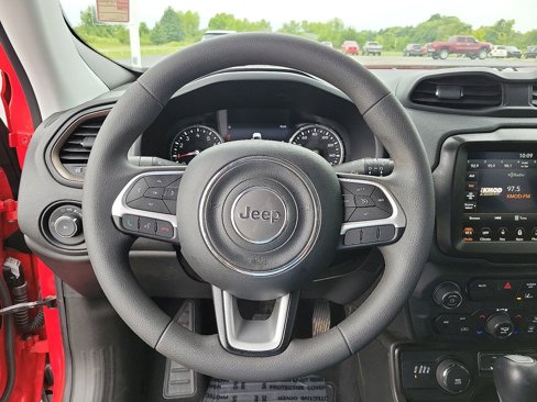Used 2023 Jeep Renegade Latitude image 20