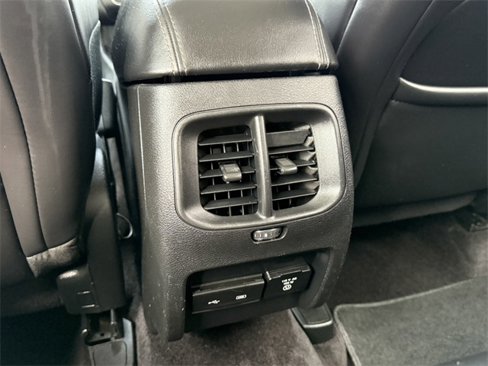 Used 2019 Jeep Cherokee Limited image 36