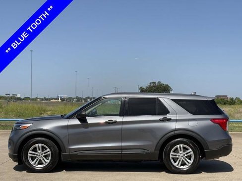 Certified 2022 Ford Explorer 2WD image 3