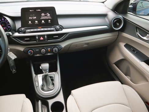 Used 2018 Kia Forte LX w/ Sports Package image 12