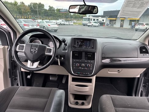Used 2017 Dodge Grand Caravan SE w/ Power Window Group image 14