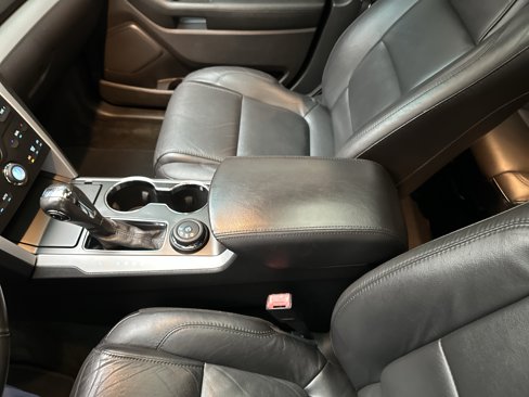 Used 2015 Ford Explorer XLT w/ Equipment Group 202A image 41