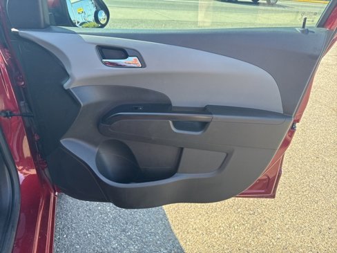 Used 2019 Chevrolet Sonic LT w/ Convenience Package image 22