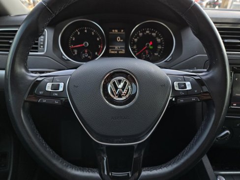 Used 2017 Volkswagen Jetta SE image 25