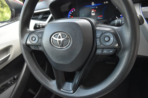 Used 2021 Toyota Corolla LE image 24