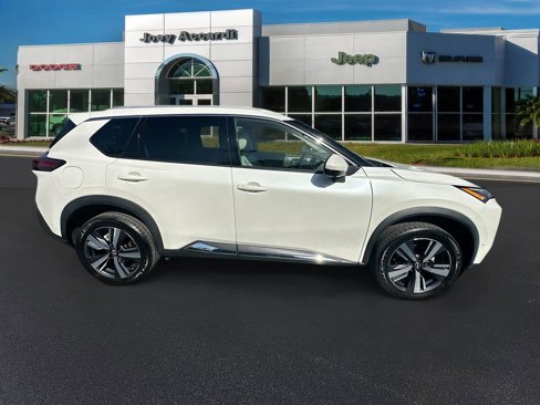 Used 2023 Nissan Rogue SL w/ SL Premium Package image 8