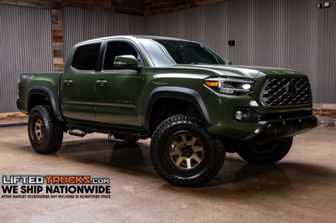 Used 2021 Toyota Tacoma TRD Off-Road image 1