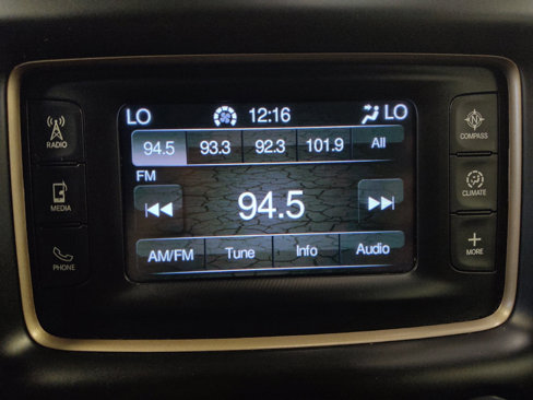 Used 2017 Jeep Grand Cherokee Laredo image 25