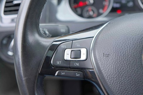 Used 2018 Volkswagen Golf SE image 21