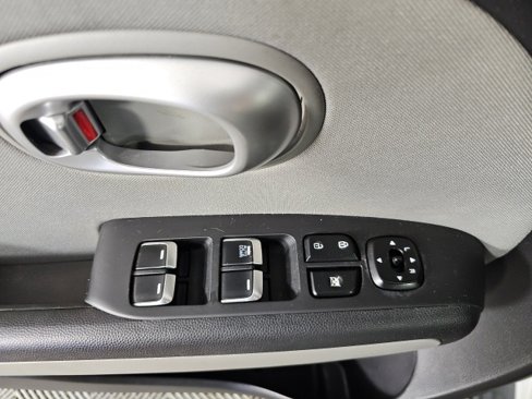 Used 2019 Kia Soul image 12