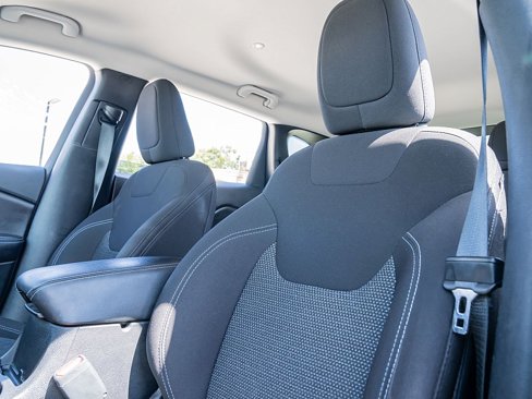 Used 2019 Jeep Cherokee Latitude w/ Popular Appearance Group image 26