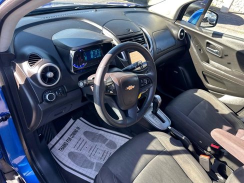 Used 2016 Chevrolet Trax LT w/ LT Sun and Sound Package image 20