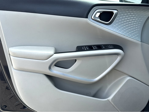 Used 2020 Kia Soul LX image 19