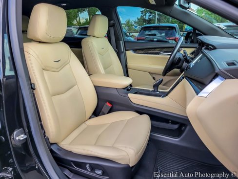 Used 2018 Cadillac XT5 AWD image 33