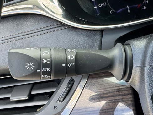 Used 2014 Toyota Avalon Limited image 28