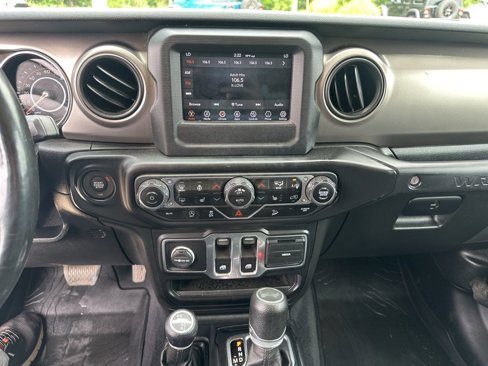 Used 2020 Jeep Wrangler Sport image 19