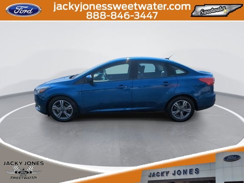 Certified 2018 Ford Focus SE w/ SE Appearance Package image 5