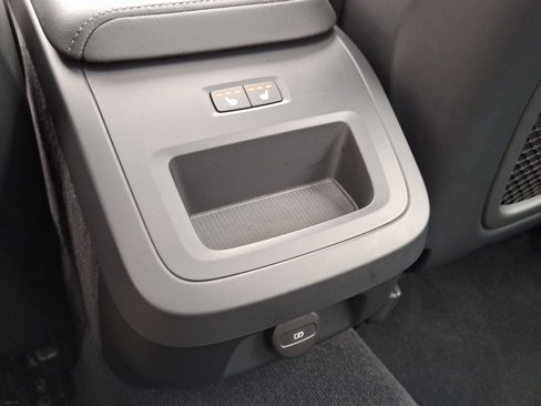 Certified 2025 Volvo S60 B5 Core image 11