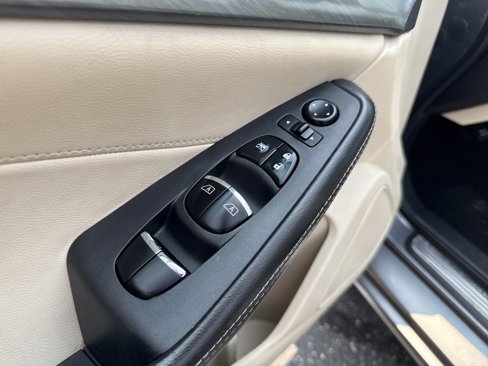 Used 2016 Nissan Maxima 3.5 S image 14