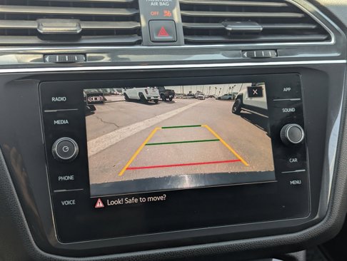 Used 2021 Volkswagen Tiguan SE image 23