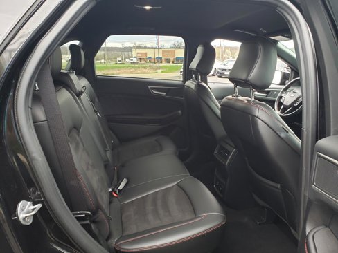 Used 2022 Ford Edge ST-Line image 17