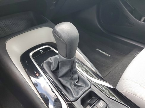 Used 2020 Toyota Corolla LE image 27