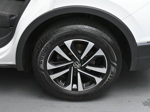 Used 2022 Volkswagen Tiguan S image 31