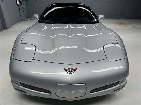 Used 2000 Chevrolet Corvette Coupe image 10