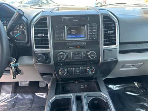Used 2015 Ford F150 XLT image 27