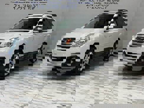 Used 2013 Subaru Outback 2.5i Limited w/ Moonroof Pkg image 3