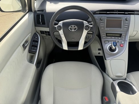 Used 2015 Toyota Prius Three image 18