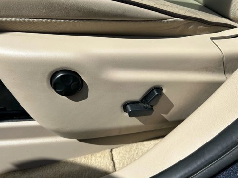Used 2016 Jeep Grand Cherokee Overland image 33