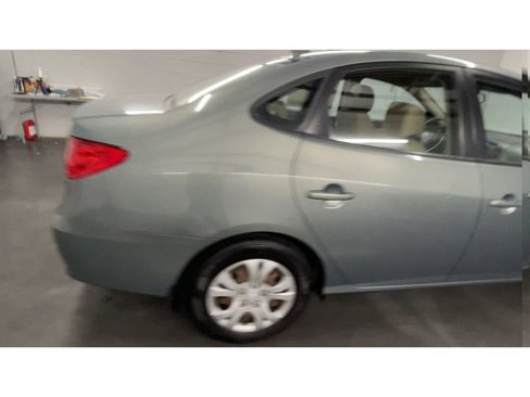 Used 2010 Hyundai Elantra GLS image 9