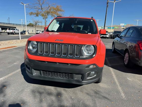 Used 2017 Jeep Renegade Latitude w/ Popular Equipment Group image 3