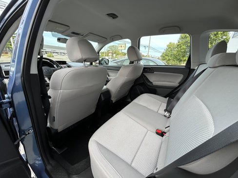 Used 2017 Subaru Forester 2.5i w/ Alloy Wheel Package image 10