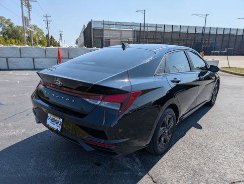 Used 2021 Hyundai Elantra SEL w/ Convenience Package image 6