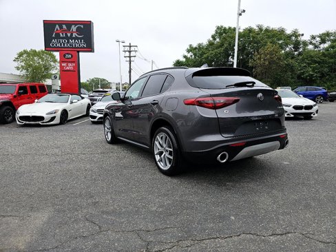 Used 2018 Alfa Romeo Stelvio Ti Sport image 9