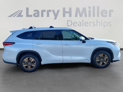 Used 2022 Toyota Highlander Bronze Edition image 7