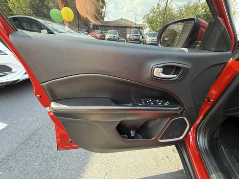 Used 2018 Jeep Compass Limited image 17