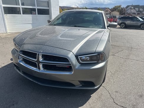 Used 2012 Dodge Charger SE image 4