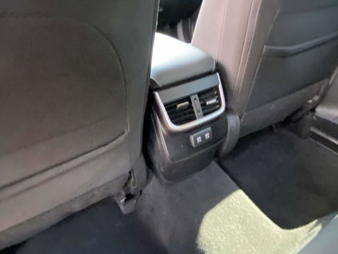 Used 2022 Subaru Outback Premium image 3