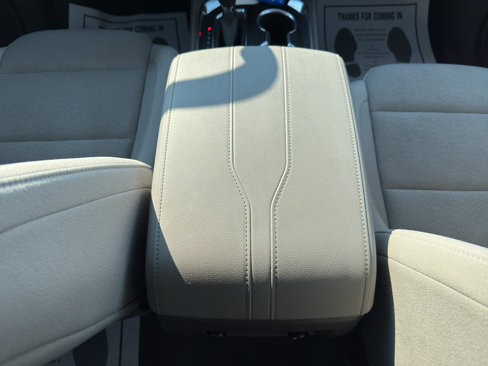 Used 2020 Chevrolet Traverse LT image 16